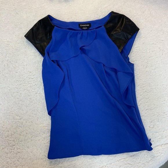 🌟BEBE FAUX LEATHER SHOULDER RUFFLE TOP🌟 - Picture 2 of 7